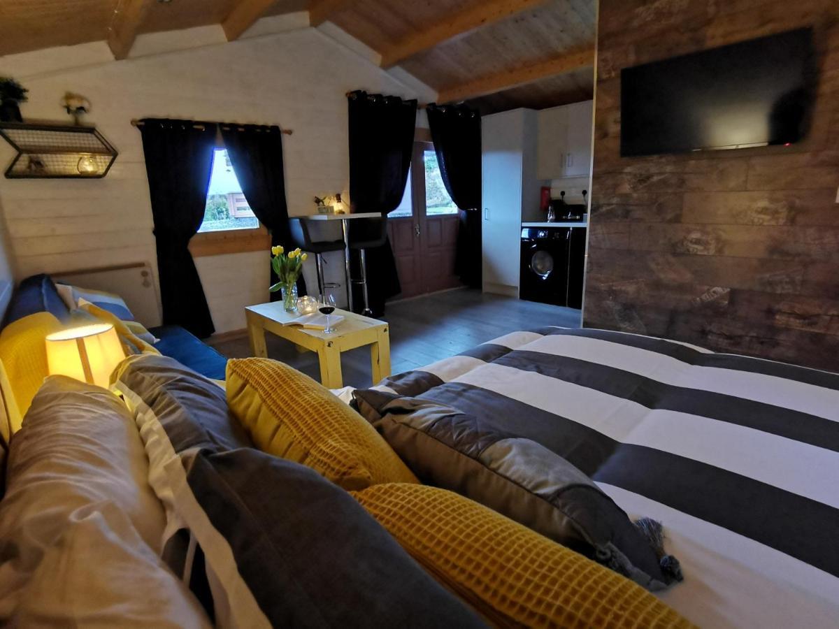 Westport Country Chalets Bagian luar foto