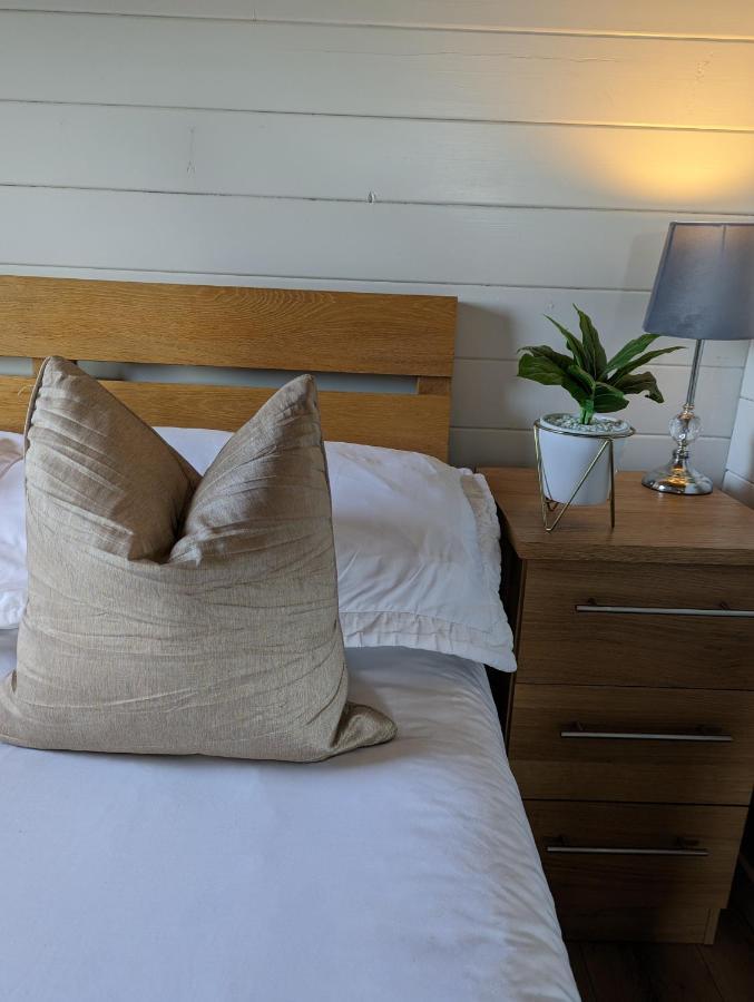 Westport Country Chalets Bagian luar foto